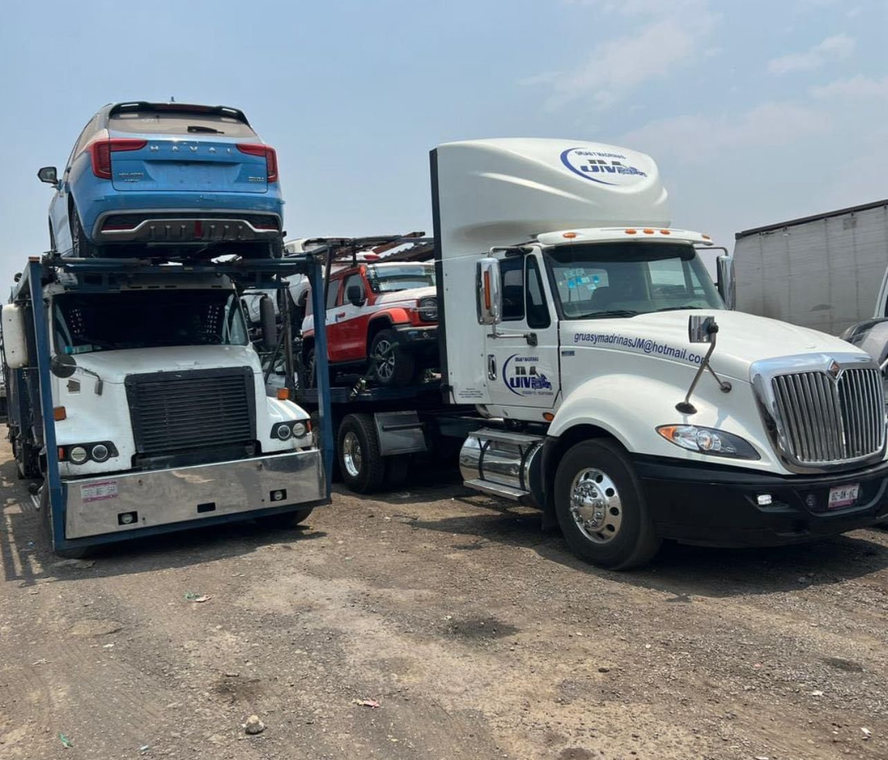 Flota de camiones MJM